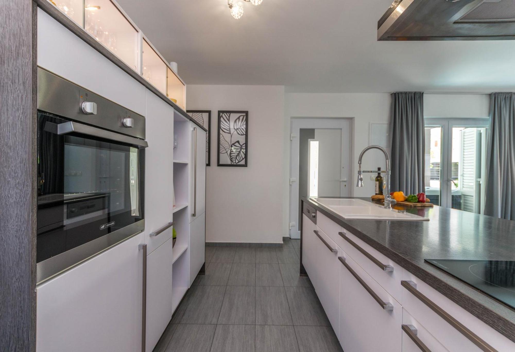 House With Pool Ledenko Apartment Biograd Na Moru Bagian luar foto